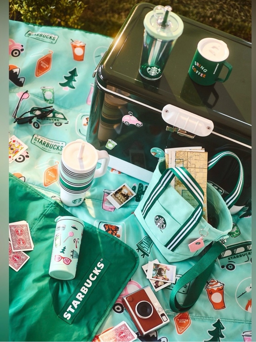 Starbucks Road Trip Collection - Limited Edition Picnic Blanket - Picture 3 of 13